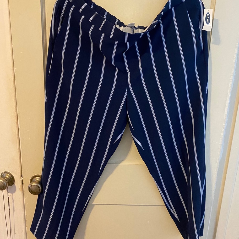 Old navy elastic waist work pants- loose leg